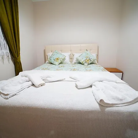 Apartamento Merkezde 8 Kisilik 3 Yatak Odali Ve 3 Banyolu Daire
