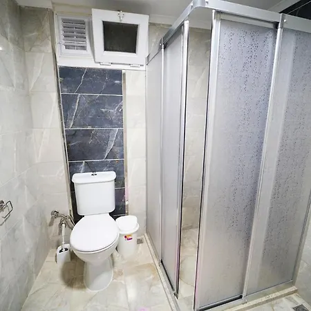 Merkezde 8 Kisilik 3 Yatak Odali Ve 3 Banyolu Daire Fethiye
